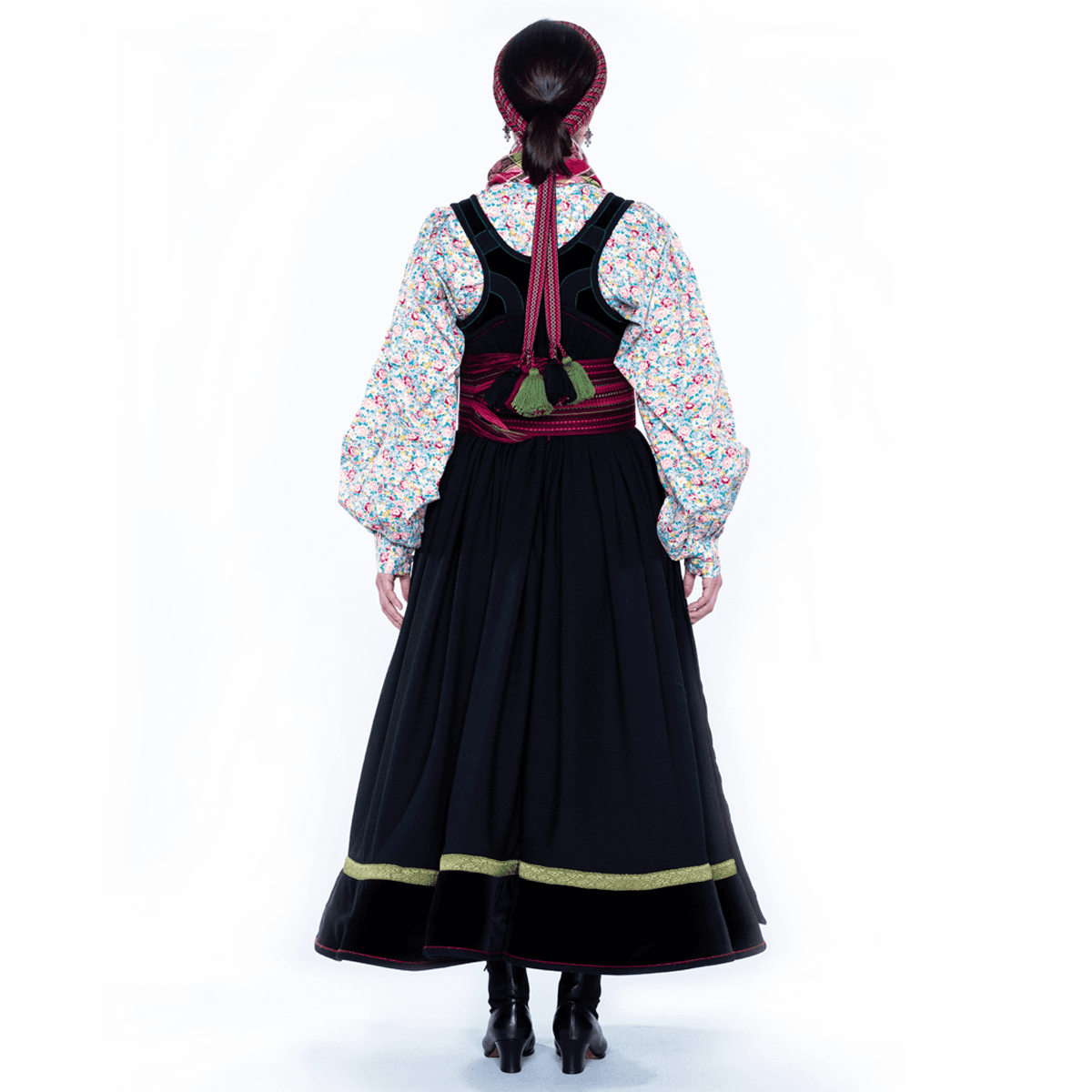 Beltestakk_A82_svart_liv_bak_115.png