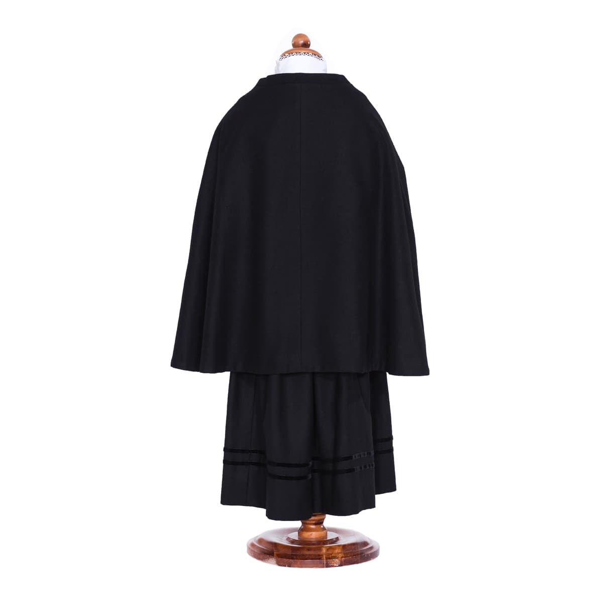 Hardangerbunad_jente_cape_bak.jpg