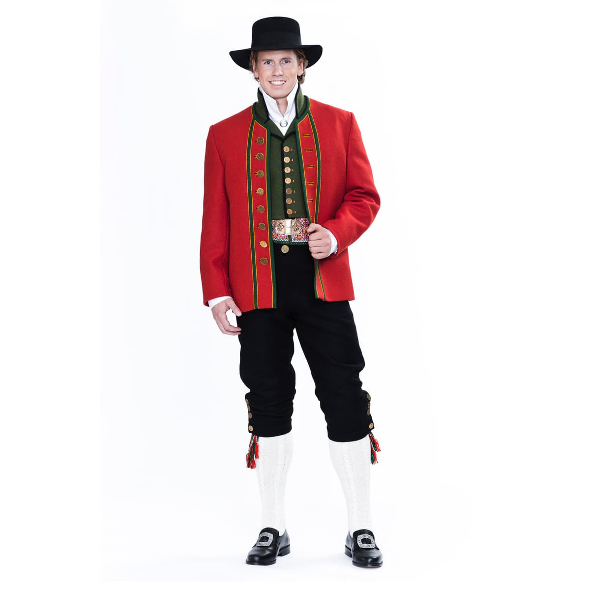 Sunnfjord_herrebunad_hatt.jpg