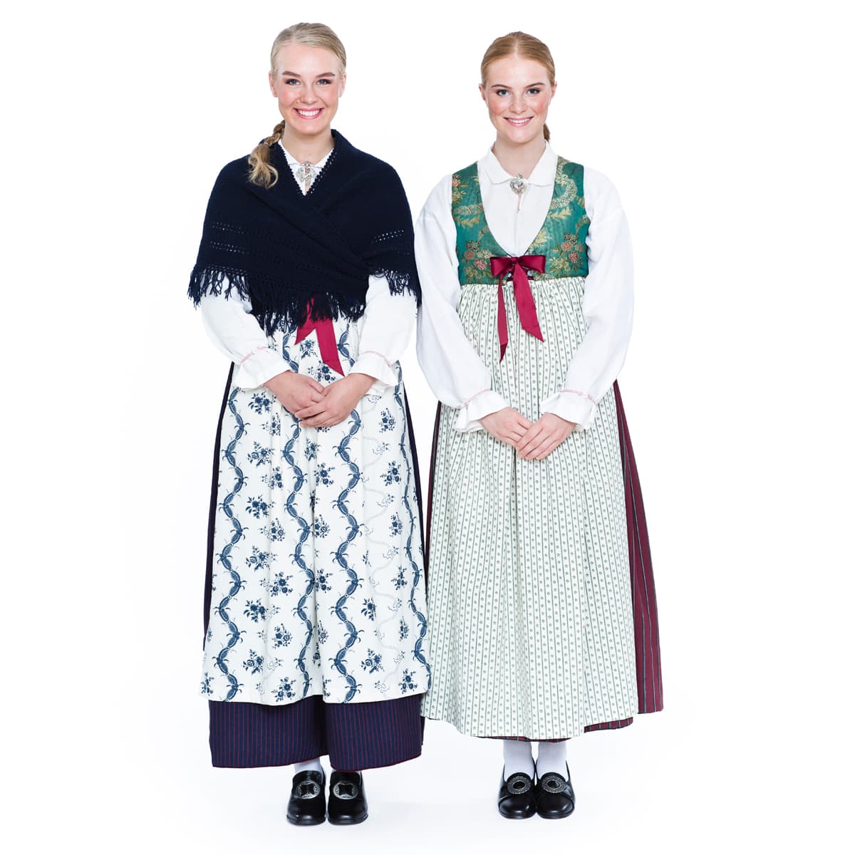 Akerdrakt_dame_gruppe.jpg
